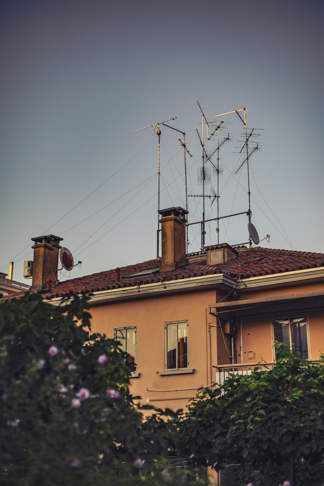 services-05 a-building-with-a-lot-of-antennas-on-top-of-it-uk7ust8tx1a